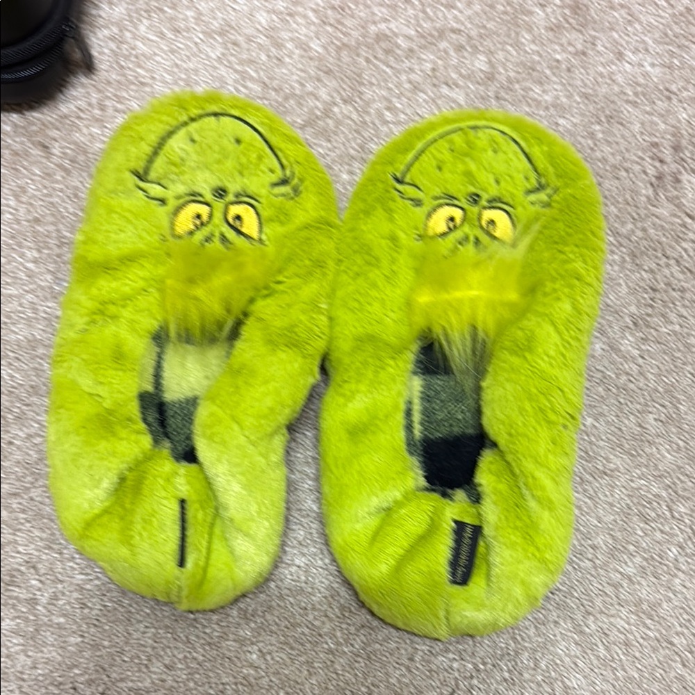 Green Grinch Fuzzy Slippers